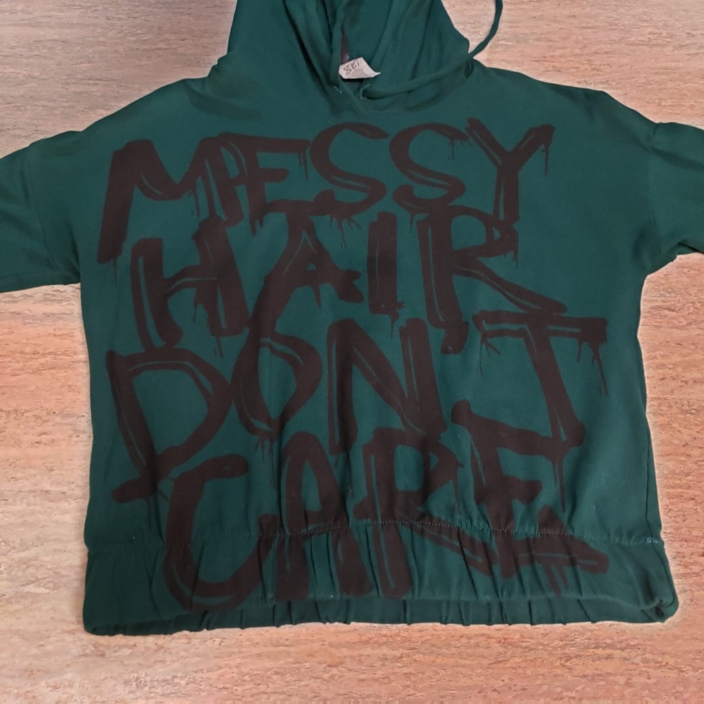 K TOO Messy hair don’t care t-shirt with hoodie